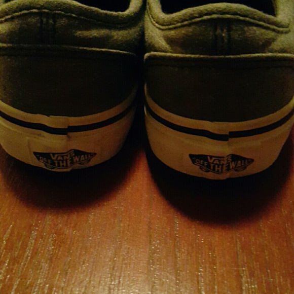 Vans - Picture 3 of 4